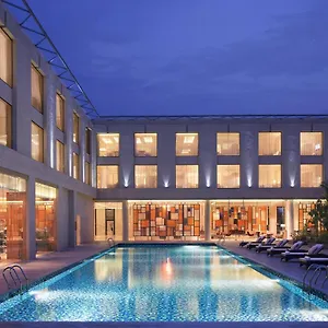 https://courtyard-kochi-airport.kerala-hotels.net